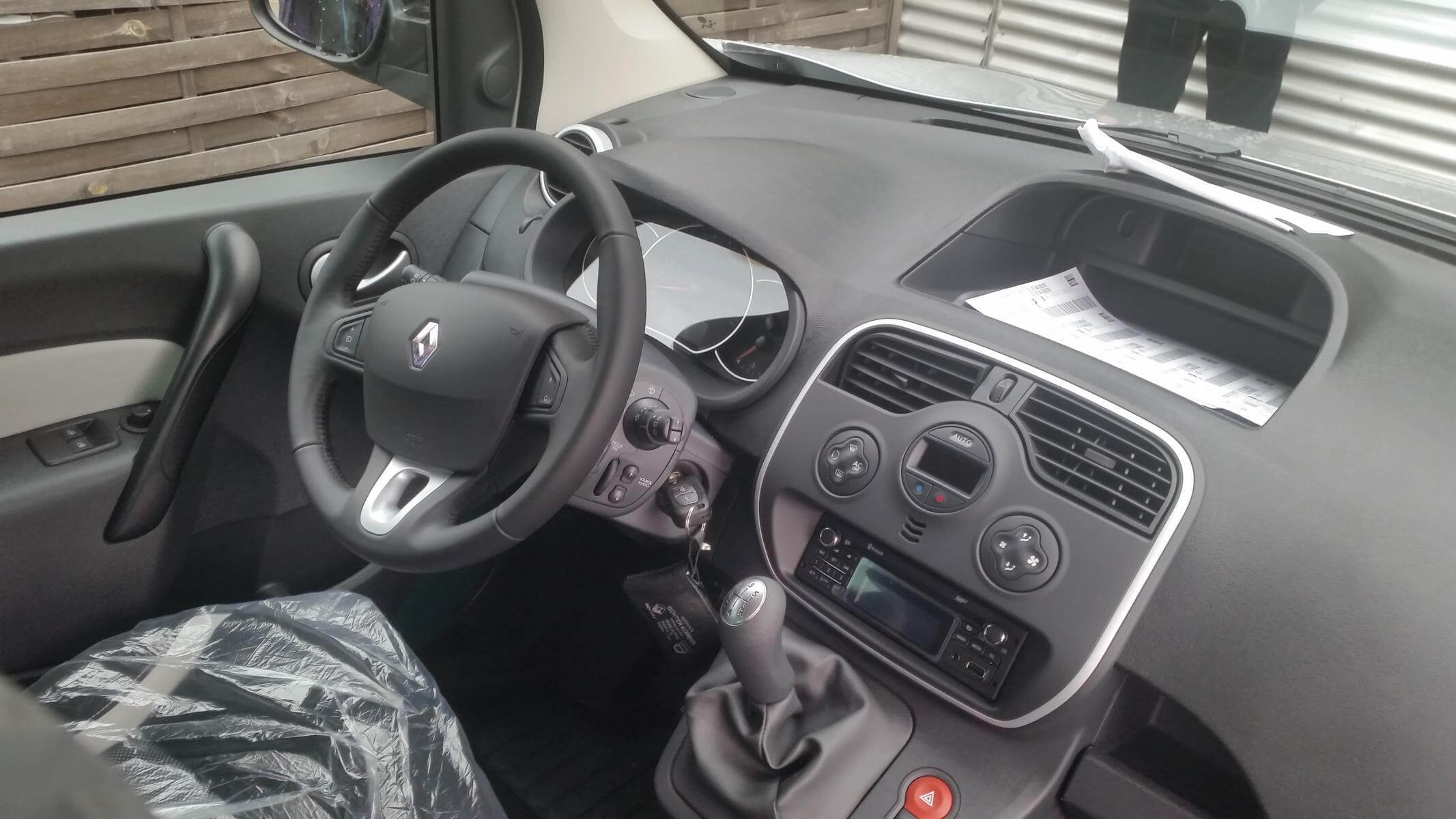 Renault Kangoo beim Vertragshändler / Autohaus renault kangoo haendler 4